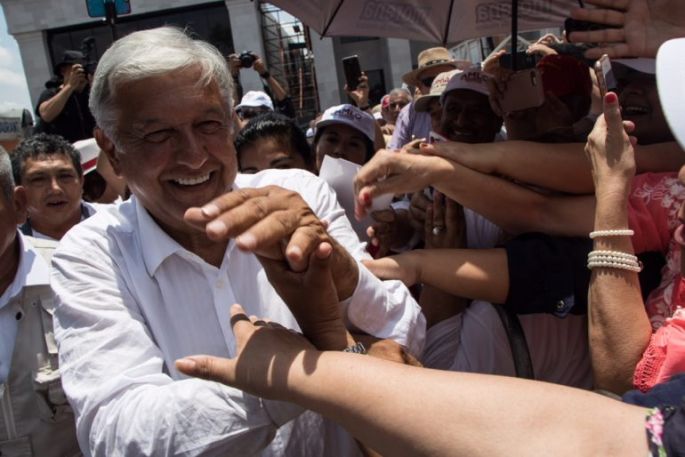 Fenómeno político en México: Andrés Manuel López Obrador aventaja por más de 50 % a sus oponentes en las encuestas