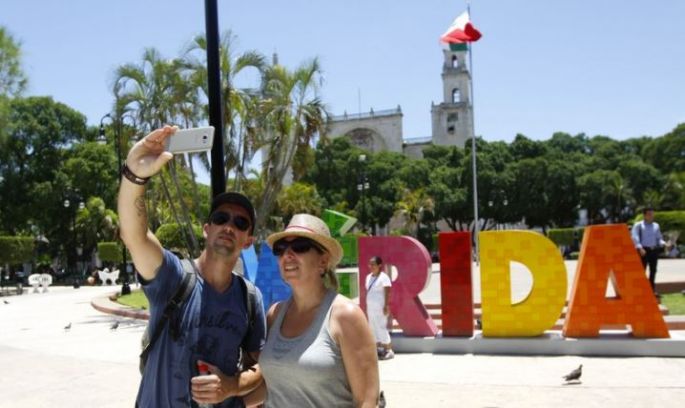 El sector hotelero pide a turistas protegerse del sol y prevenir “golpes de calor”