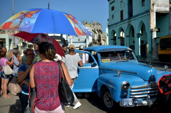 Cuba aprueba proyecto de nueva Constitución que reconoce propiedad privada