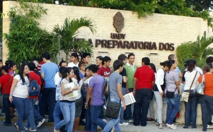 Unos 27 mil universitarios regresan a las aulas a partir del lunes