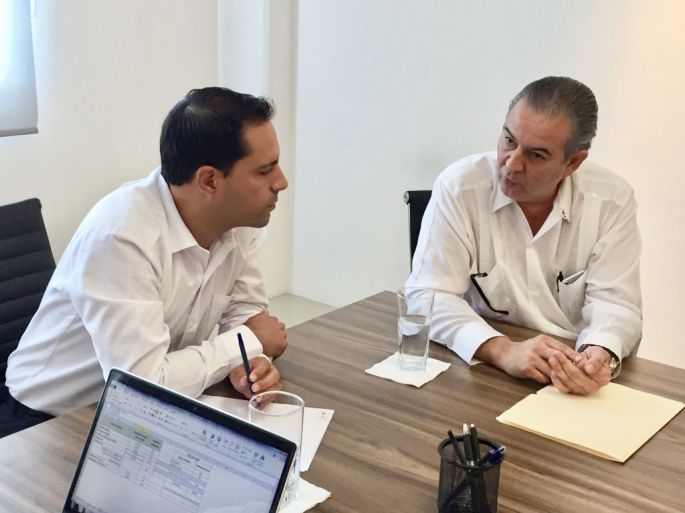 El Gobernador electo Mauricio Vila se reune con el director de Zonas Economicas Especiales