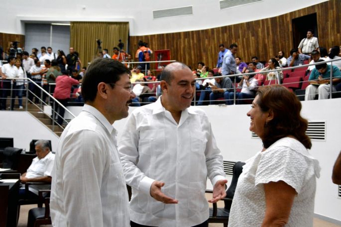 Anuncia la bancada del PRI que no habrá aumento a Diputados
