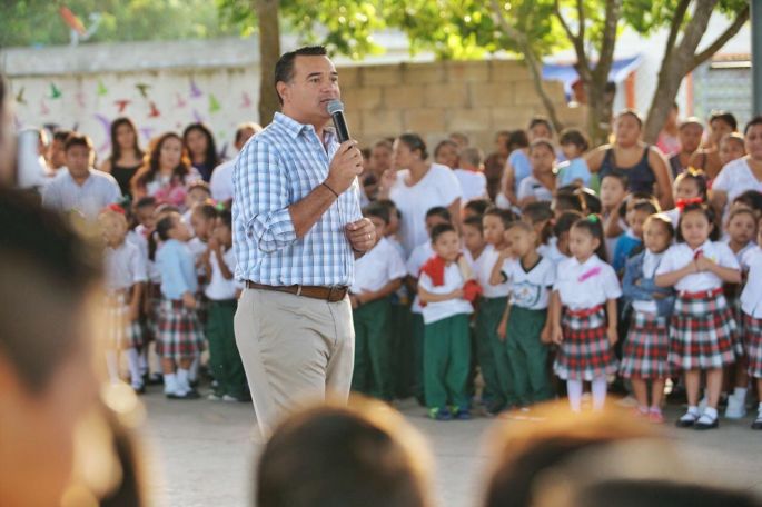 El alcalde Renán Barrera anuncia una partida especial para jóvenes que no lograron cupo en preparatorias públicas