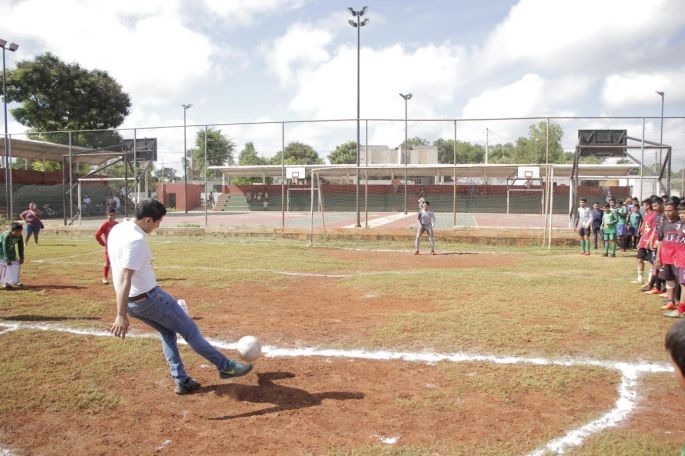 El fomento al deporte, prioridad de Diego Ávila. Inaugura la  Liga Sureña de Fútbol