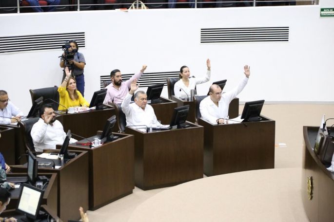 La LXII Legislatura del Congreso del Estado reconoce a los Médicos
