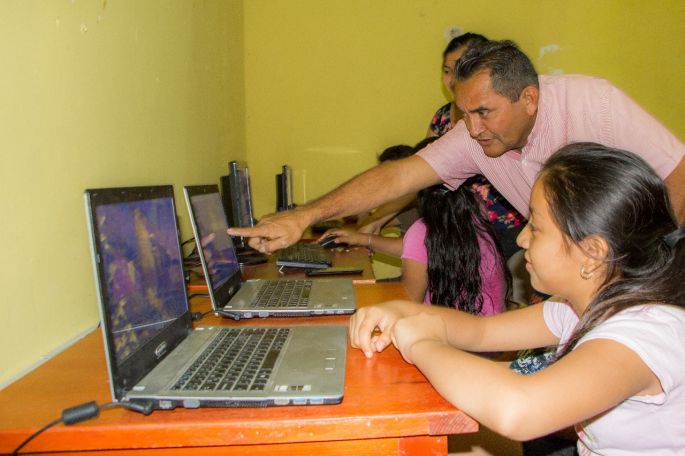 Más acciones para acercar la tecnología a las comunidades de Tixpéual