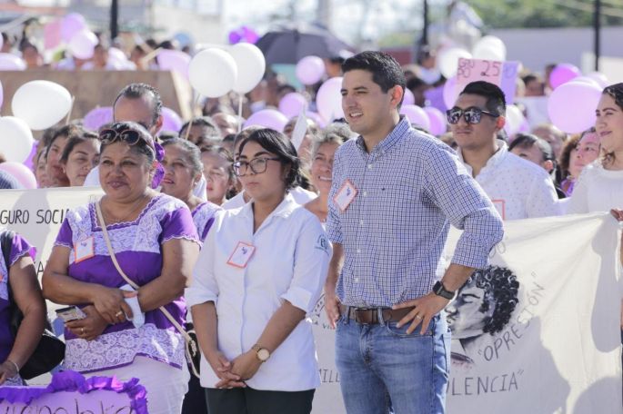 Marchan en Tekax por el Dia Internacional de la Eliminación de la Violencia contra la Mujer
