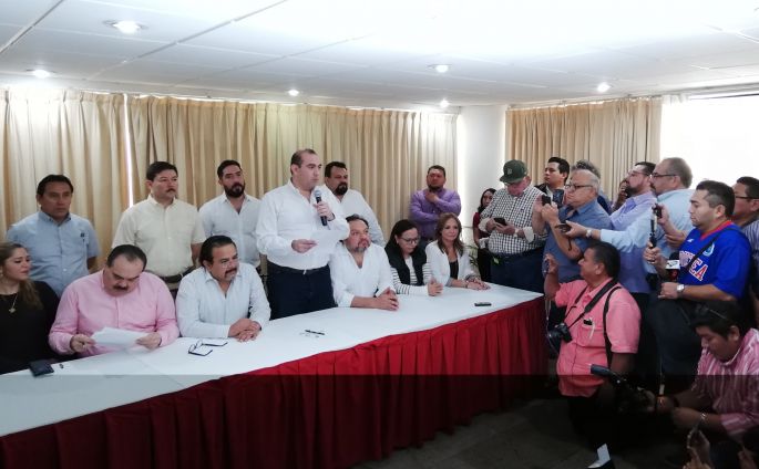 Priistas cierran filas y defienden la administración de Rolando Zapata 