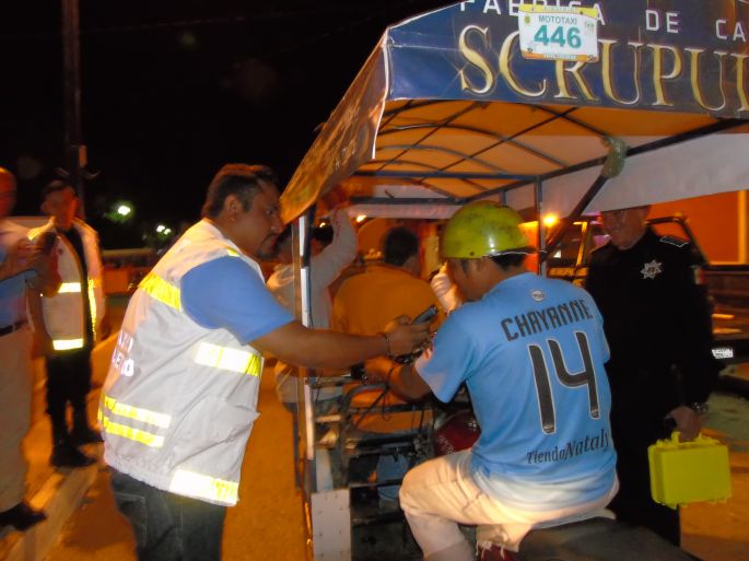 Demostración de operativo alcoholímetro en Ticul