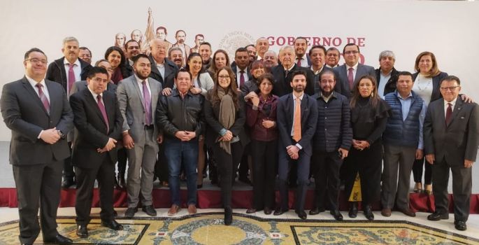 El presidente López Obrador pide a los delegados del gobierno de México "apretar para poder bajar ya los apoyos"