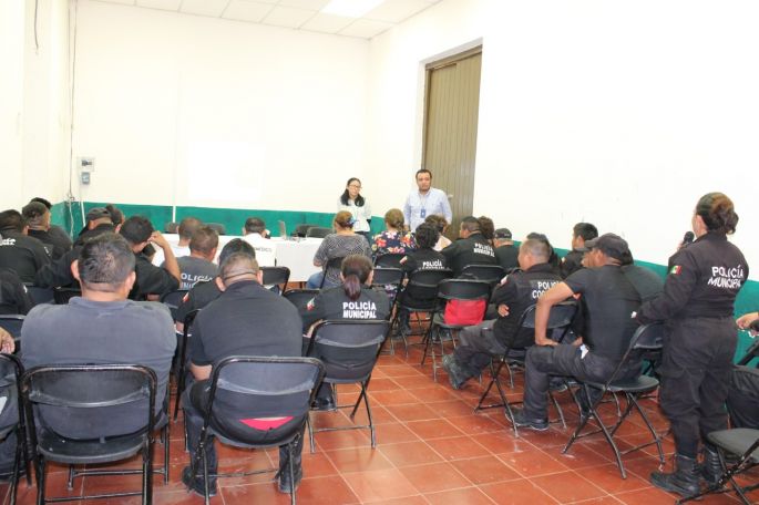 Capacitan a la Policía Municipal de Ticul