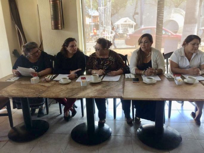 Activistas yucatecas protestan por el recorte presupuestal federal para apoyos a mujeres