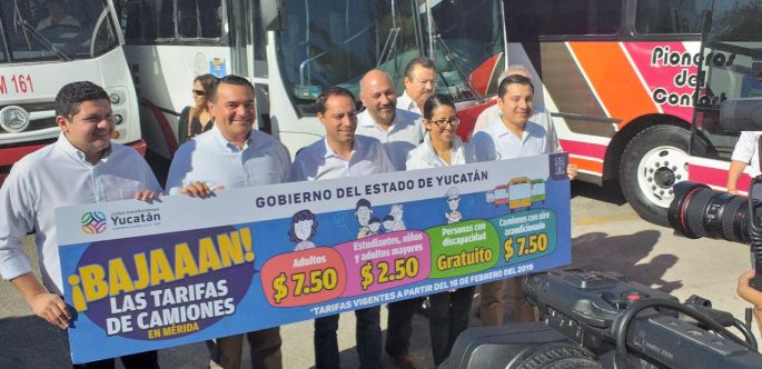 Entregan engomados a 1,234 camiones con los nuevos precios de pasaje