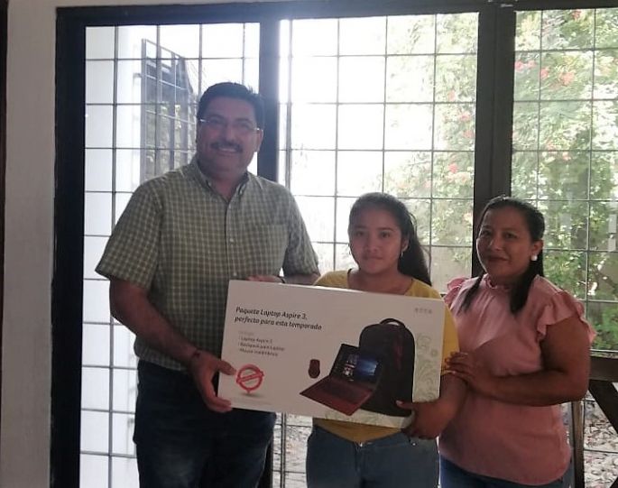 Impulso a Jóvenes de Halachó y Ticul para continuar con sus estudios