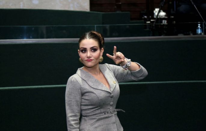 Pide el PES que empleados bancarios no usen teléfonos celulares en los sucursales 