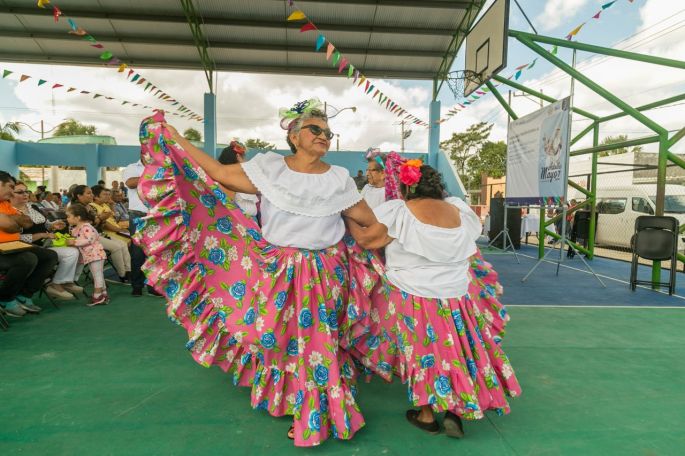 Personas adultas mayores felices y plenas, objetivo del DIF Yucatán