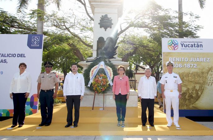 Autoridades conmemoran el natalicio del Benemérito de las Américas