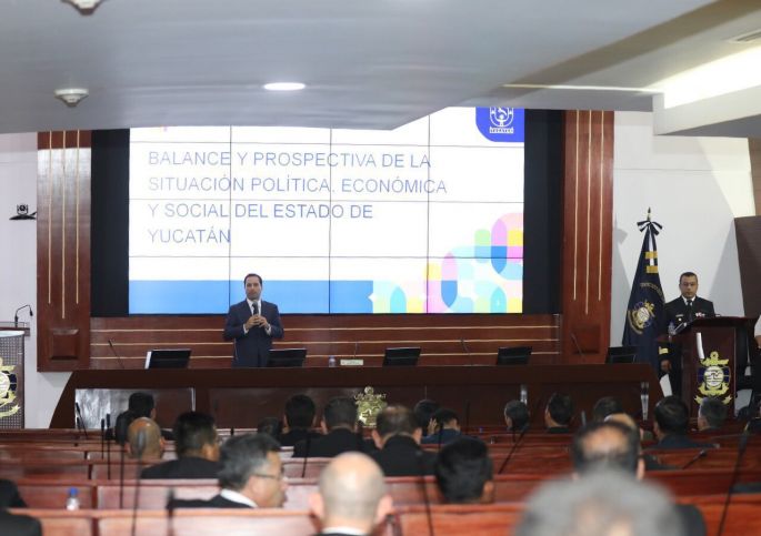 El Gobernador Mauricio Vila imparte conferencia ante alumnos del Centro de Estudios Superiores Navales 