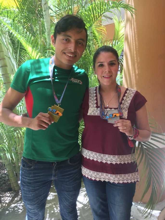 Visita al PRI de Mérida joven deportista medalla de oro en Arizona 