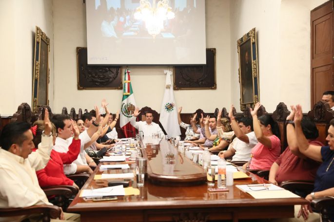 Cabildo meridano  aprueba nuevos convenios de colaboración con asociaciones civiles 