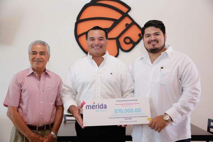 Entrega el Ayuntamiento de Mérida apoyos de Micromer 