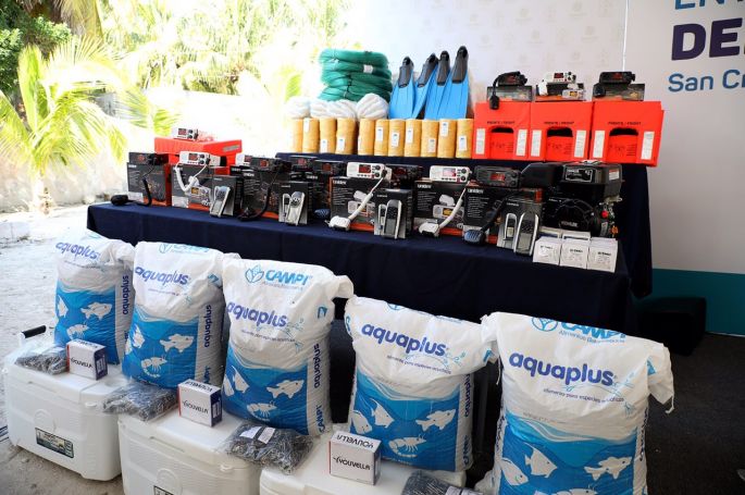 Entregan apoyos a 270 productores pesqueros y acuícolas de 21 municipios y localidades costeras