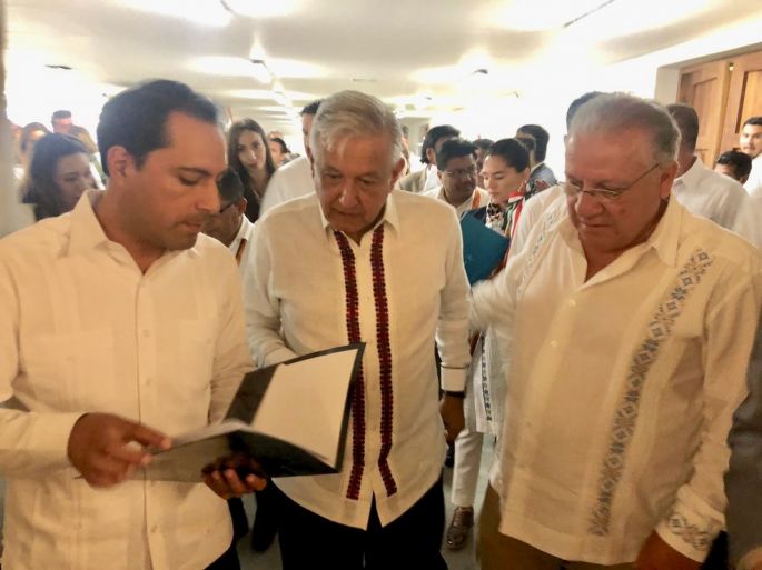 Firman pacto para impulsar el desarrollo de Yucatán y el sur-sureste 