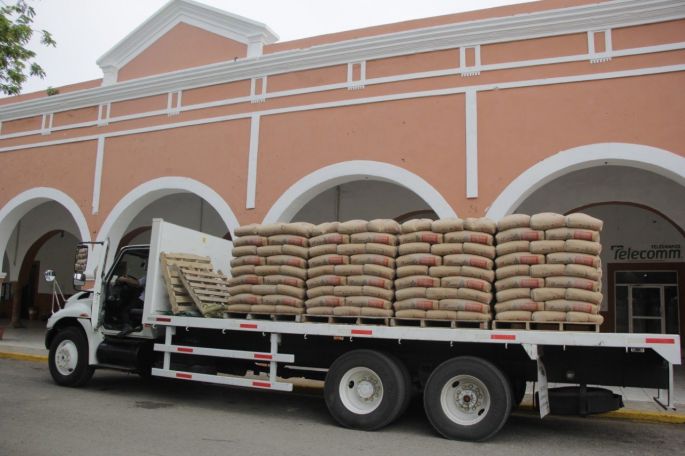 El Ayuntamiento de Tekax gestiona insumos para apoyar a los habitantes de la cabecera municipal