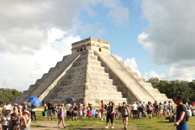 Canaco y hoteleros piden una vez más la salida de ambulantes de Chichén Itzá