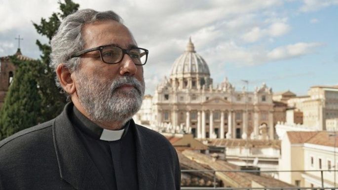 El papa nombra a un jesuita español ministro de Finanzas del Vaticano