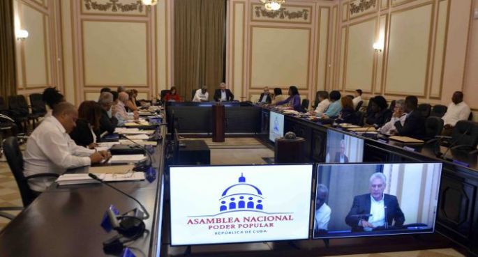 Sesiona el Consejo de Estado de Cuba: Convoca a elección de gobernadores y vicegobernadores