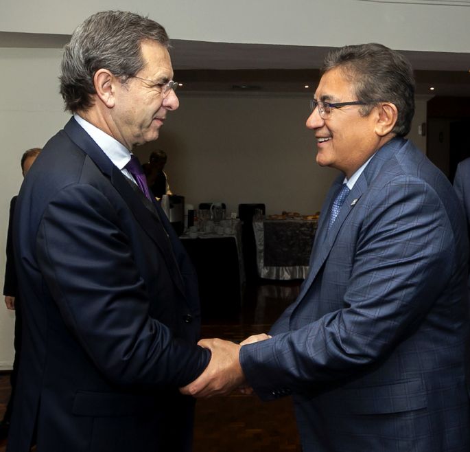 Se reúne el SNTE y la SEP y dicen que seguirán avanzando para mejorar las condiciones laborales de los maestros