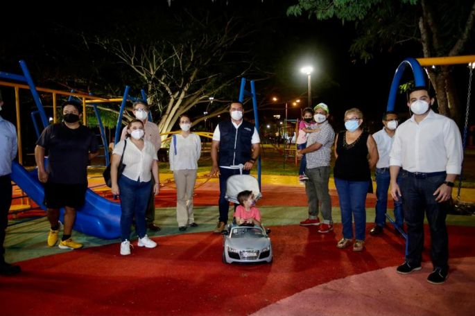 Entregan parque en el fraccionamiento Real Montejo y la iluminación de una avenida