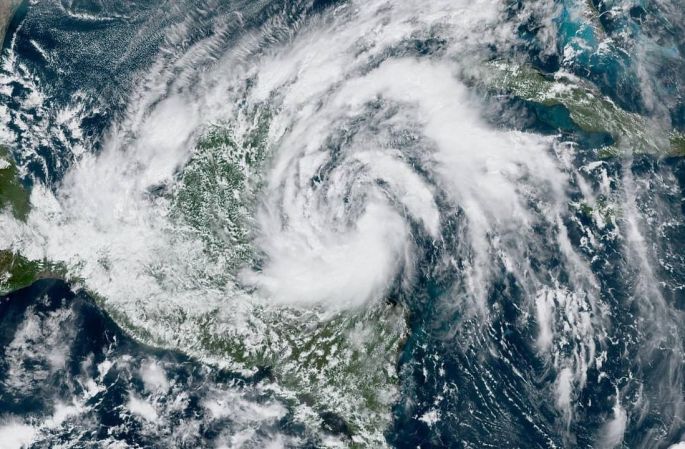 Llaman a extremar precauciones por lluvias extraordinarias en el sureste de México