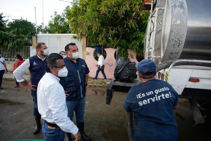 El alcalde Renán Barrera encabeza en Caucel nuevas acciones para proteger la salud de la población en comunidades inundadas   