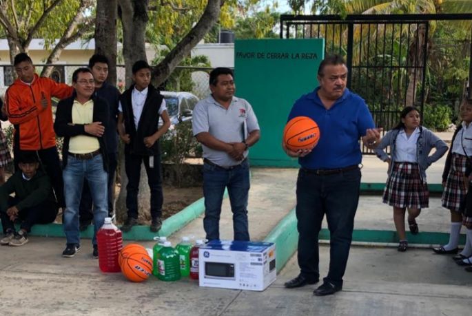 Un éxito el "Programa Diputado en tu Escuela y Comunidad", implementado por el Dip. Luis María Aguilar Castillo