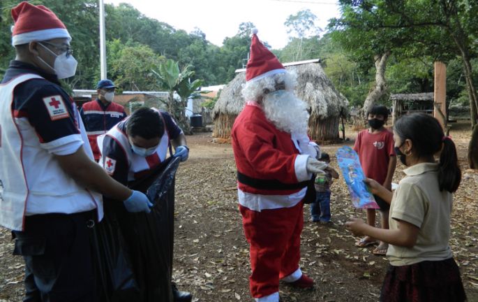 Cruz Roja Mexicana lleva la Navidad a las comisarías de Tekax