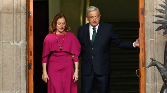Beatriz Gutiérrez, negativa a COVID-19 tras contagio de AMLO; el presidente está aislado en Palacio Nacional