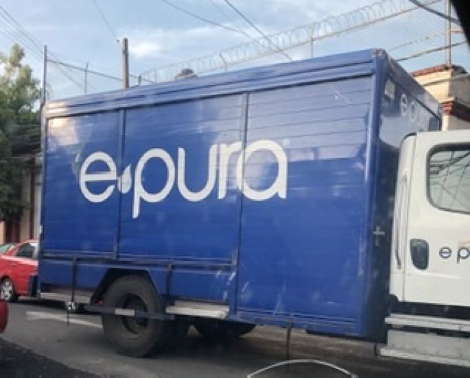 Condicionan la venta de agua purificada EPURA a vecinos de Mérida