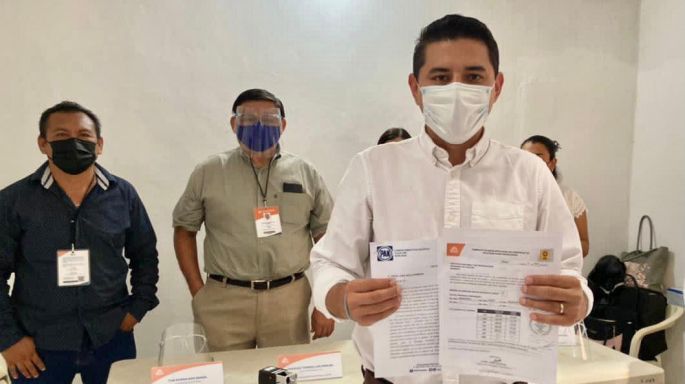 Servir a Tekax es un privilegio, afirma Diego Ávila en su registro ante el Consejo Electoral