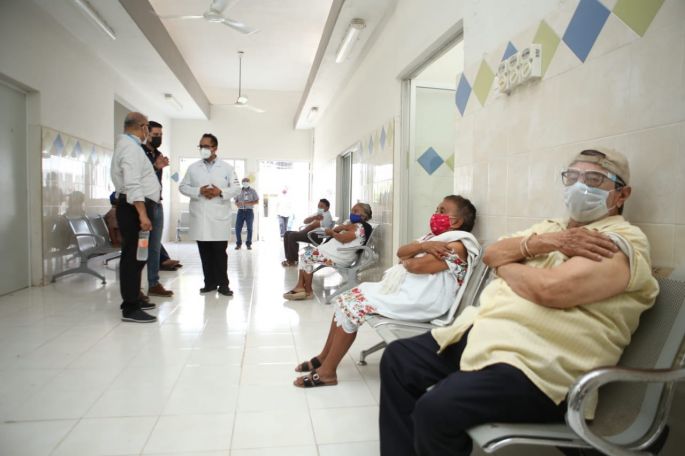 Inicia la vacunación en Tekax en completo orden y sin contratiempos