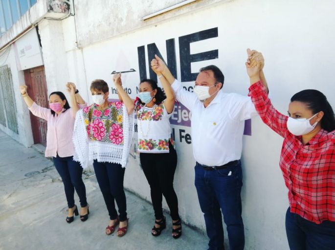 Se registra Maria Ester Alonzo Morales por el 02 Distrito Electoral Federal 
