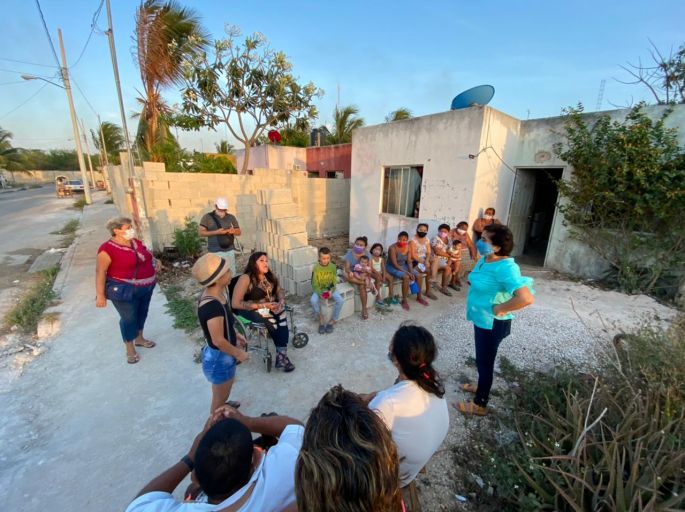 Triste situación viven en el sur profundo de Mérida, constató la Abeja Reina al visitar La Guadalupana 