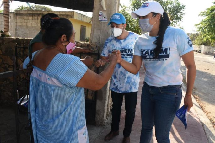 Karem Achach recorre comisarías del Distrito III