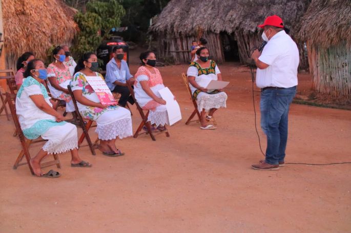 "Como lo hace AMLO: Pavimentar las carreteras de todas las comisarías con mano de obra de sus habitantes”: Dr. Josué