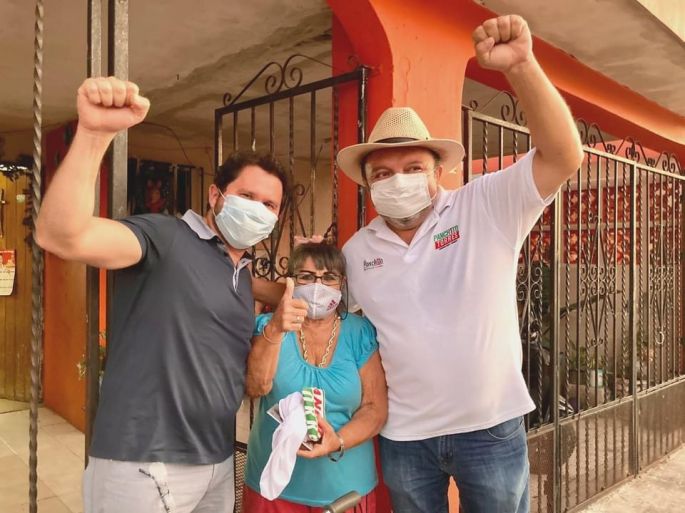 Reaparece Mauricio Sahuí en la campaña política de Panchito Torres