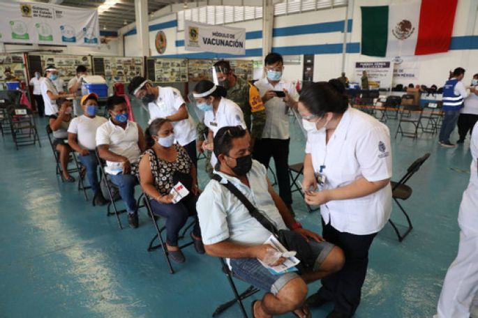 Buena afluencia en la segunda jornada de vacunación contra el Coronavirus en Mérida y el interior del estado