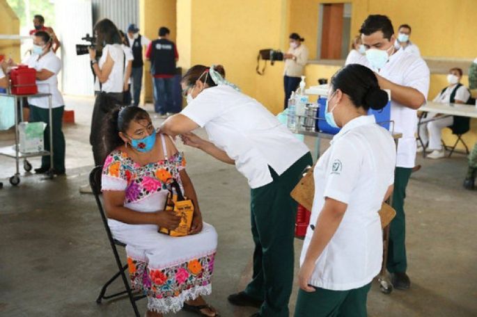 Inicia aplicación de primeras y segundas dosis de vacuna contra el Coronavirus a habitantes del interior del estado