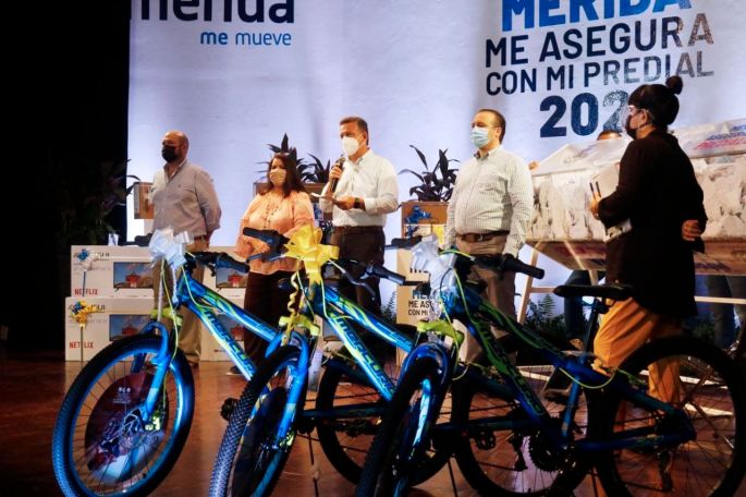 El Ayuntamiento de Mérida, recompensa a los ciudadanos cumplidos