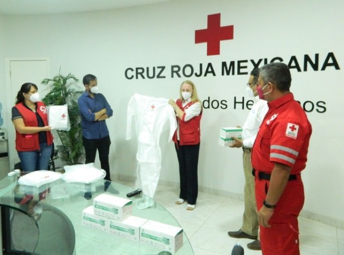 Donan equipos de protección personal a Cruz Roja Mexicana Delegación Yucatán.